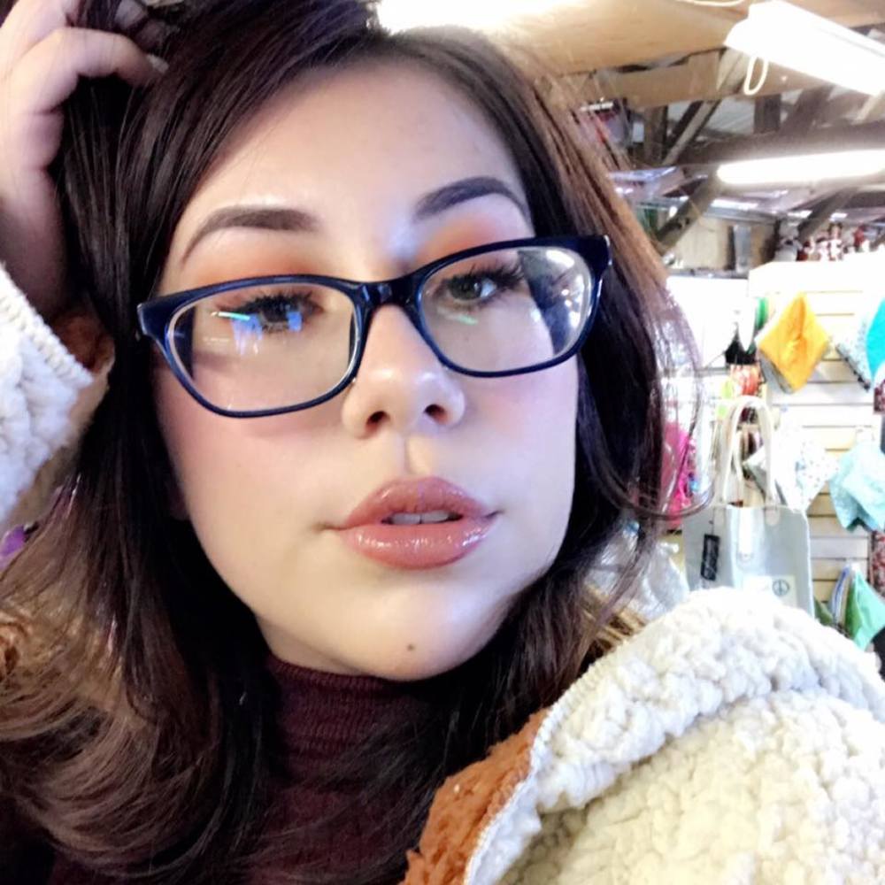 Meet your Posher, Yasmine